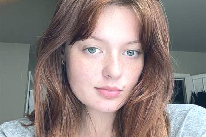 Violet, 24, a red grey-eyed indian companion based in Olzheim. Offering Roleplay, OWO, Party Girl, 69. Available for incall and outcall, overnight bookings a...
