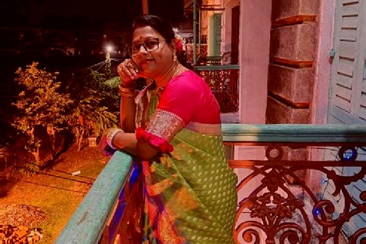 Violet, 24 — Escort in Raighar, India