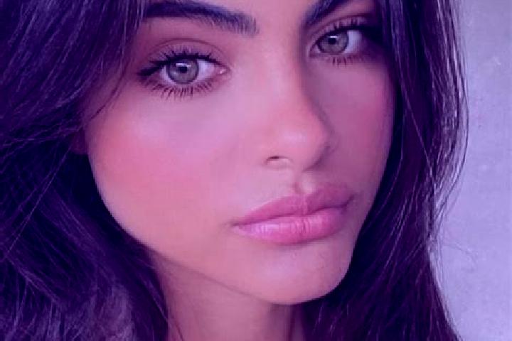 Violet, 25, a brunette dark-eyed indian companion based in Zaluski. Offering Striptease, Deep French Kissing. Available for incall and outcall, day and eveni...