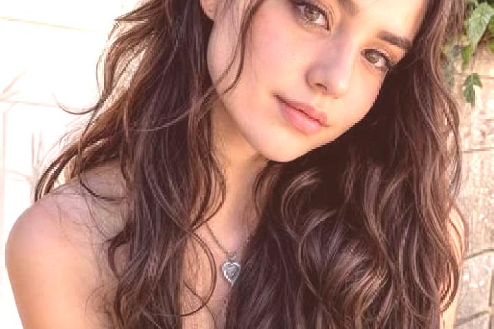 Violet, 25, a dark blonde hazel-eyed middle eastern companion based in Bahar. Offering Deep French Kissing, 69, Roleplay, Girlfriend Experience. Available fo...