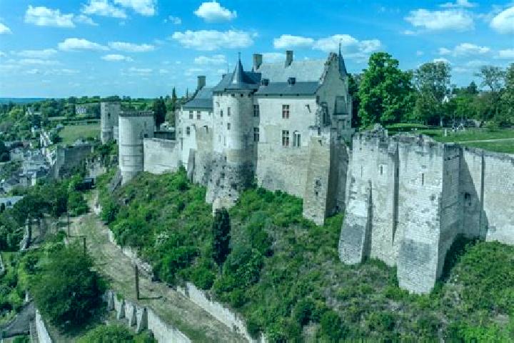 Violet, 25 — Escort in Chinon, France
