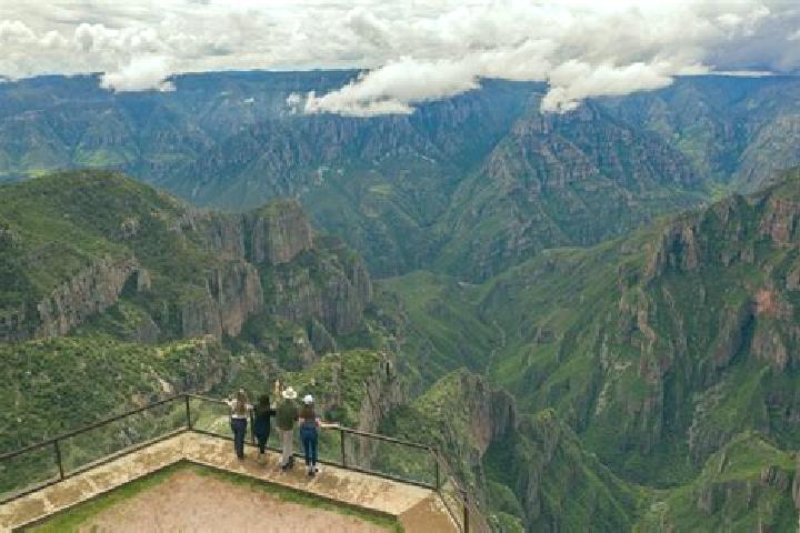 Violet, 25 — Escort in Pueblo Nuevo Tlalmimilolpan, Mexico