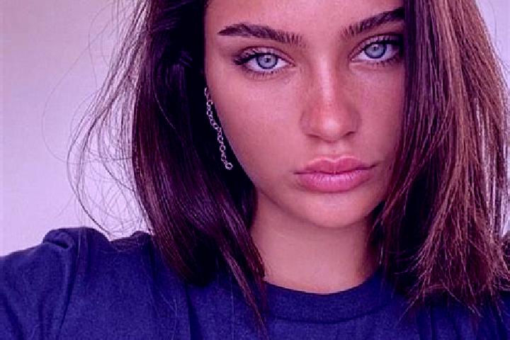 Violet, 26, a brunette brown-eyed caribbean companion based in Wuelflingen (Kreis 6) / Lindenplatz. Offering Massage, Domination, Striptease, Fetish, GFE. Av...
