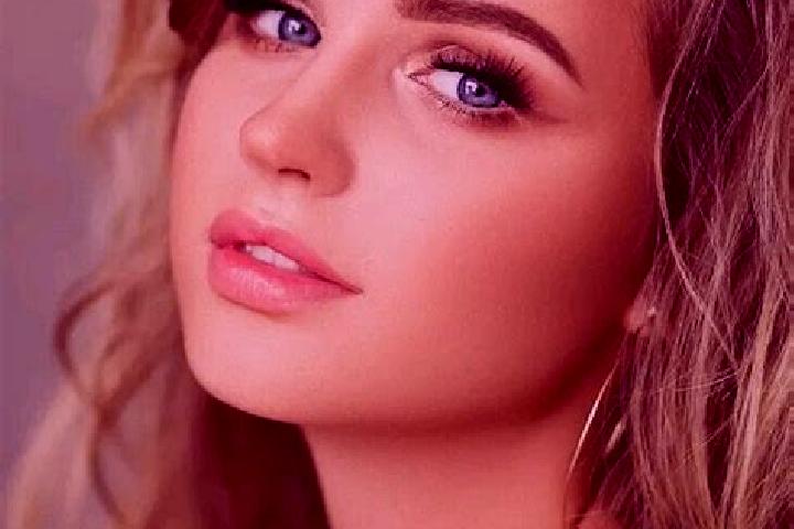 Violet, 26, a dark blonde blue-eyed mediterranean companion based in Karabedirler. Offering Overnight, GFE, Domination, Dinner Date. Available for incall and...