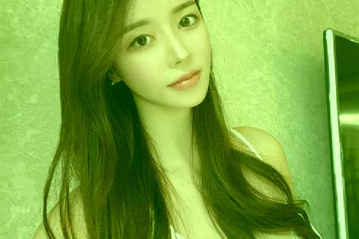 Violet, 26 — Escort in Nianbo, China