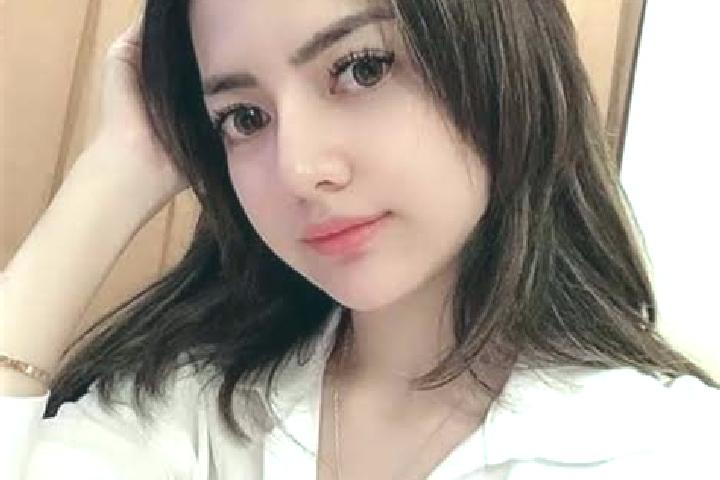 Violet, 27 — Escort in Karawatu, Indonesia