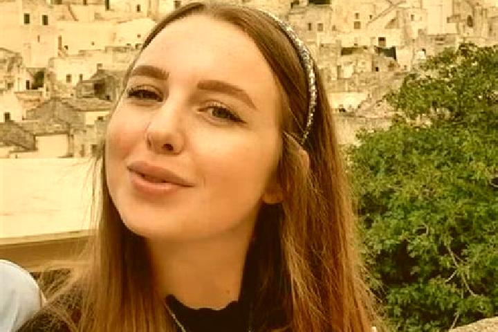 Violet, 27 — Escort in Marchirolo, Italy