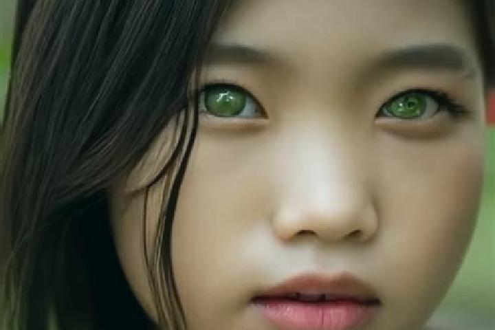 Violet, 28, a brunette green-eyed asian companion based in Stralsund. Offering 69, OWO, Erotic Massage, Domination. Available for incall and outcall, day and...