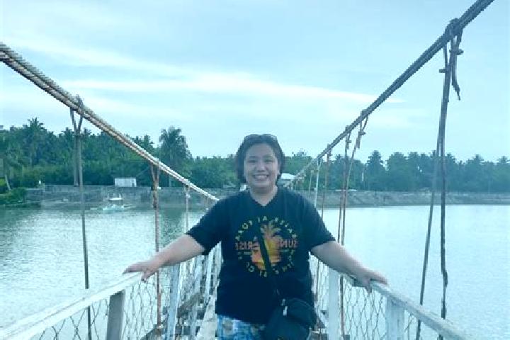 Violet, 28 — Escort in Barlig, Philippines