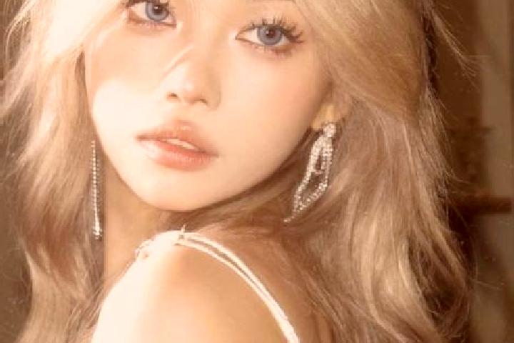 Violet, 29, a blonde blue-eyed asian companion based in Abafadouro. Offering OWO, Girlfriend Experience, A-Level, Deep French Kissing, Massage. Available for...