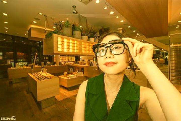 Violet, 29 — Escort in Kembo, Indonesia