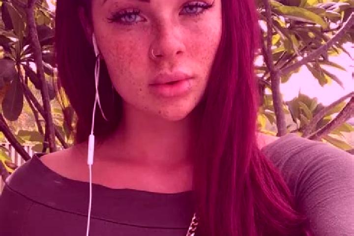 Violet, 30, a red grey-eyed european companion based in Angern an der March. Offering A-Level, Overnight, Party Girl, Fetish, Couples. Available for incall a...
