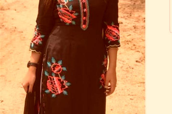 Violet, 30 — Escort in Chuhar Kana, Pakistan