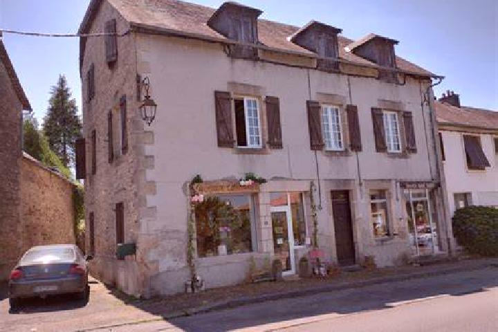 Violet, 30 — Escort in Le Lonzac, France