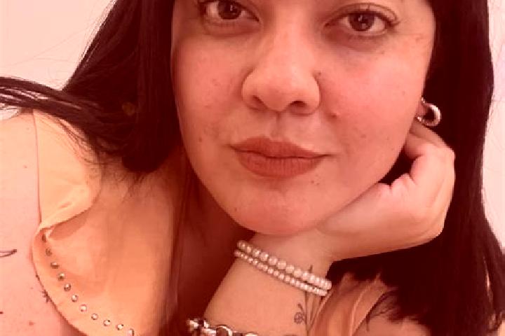 Violet, 31 — Escort in Saujil, Argentina
