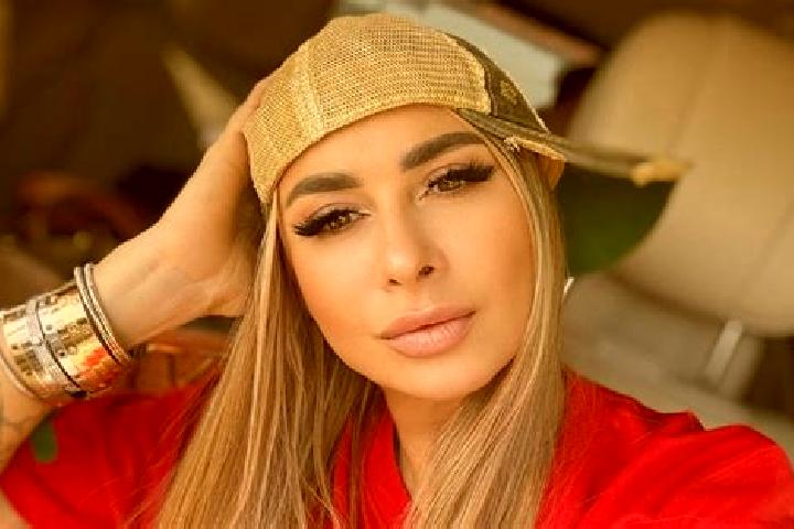 Violet, 32 — Escort in Livezile, Romania