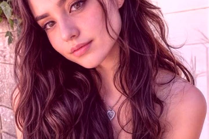 Violet, 33, a auburn amber-eyed middle eastern companion based in Torrecilla del Pinar. Offering Travel Companion, GFE, Dinner Date, Prostate Massage, Party ...
