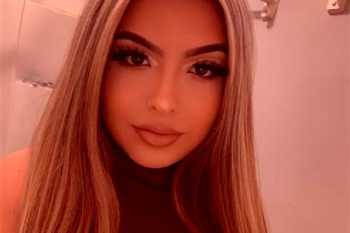 Violet, 33, a blonde brown-eyed latina companion based in Fort Simpson. Offering A-Level, Fetish, BDSM, Dinner Date. Available for incall and outcall, day an...