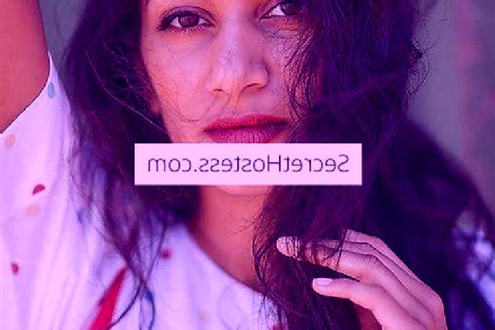 Violet, 33, a brunette amber-eyed indian companion based in Kaizuka. Offering 69, GFE, Erotic Massage. Available for incall and outcall, overnight bookings a...