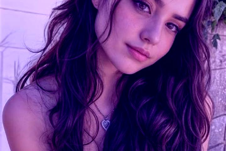 Violet, 33, a brunette hazel-eyed middle eastern companion based in Quincy-Voisins. Offering Deep French Kissing, Travel Companion, Striptease, Dinner Date. ...