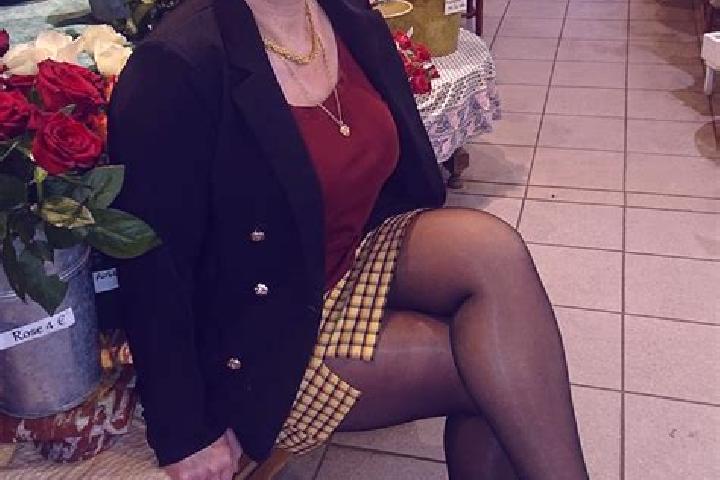 Violet, 33 — Escort in Ober-Ohringen, Switzerland