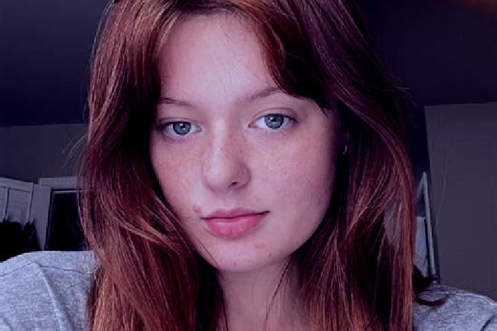 Violet, 34, a red dark-eyed caucasian companion based in Czerniewice. Offering Girlfriend Experience, OWO, Dinner Date. Available for incall and outcall, day...