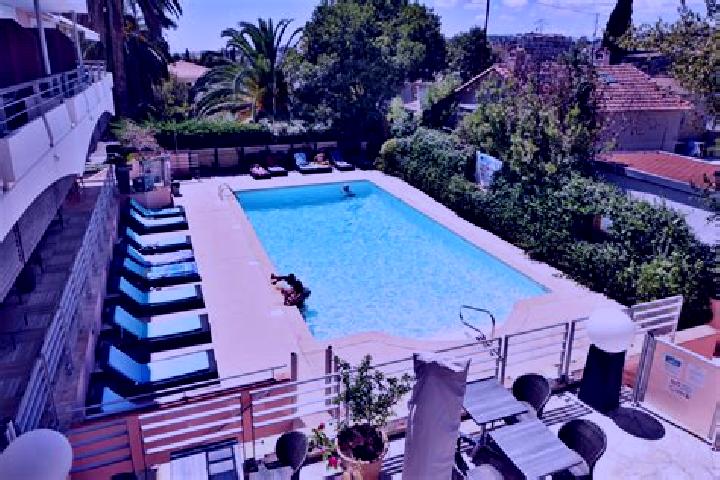 Violet, 34 — Escort in Le Cannet, France