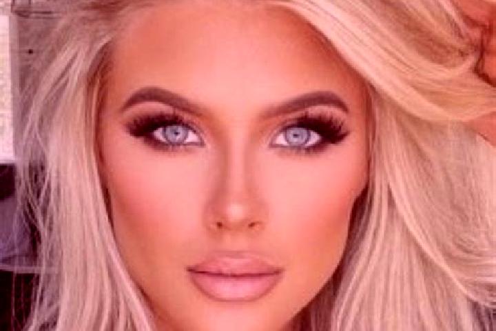 Violet, 35, a platinum blonde grey-eyed mediterranean companion based in Taslidere. Offering Erotic Massage, Striptease, Girlfriend Experience. Available for...
