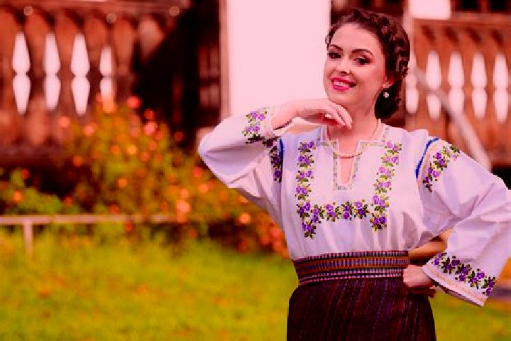Violet, 35 — Escort in Hudesti, Romania