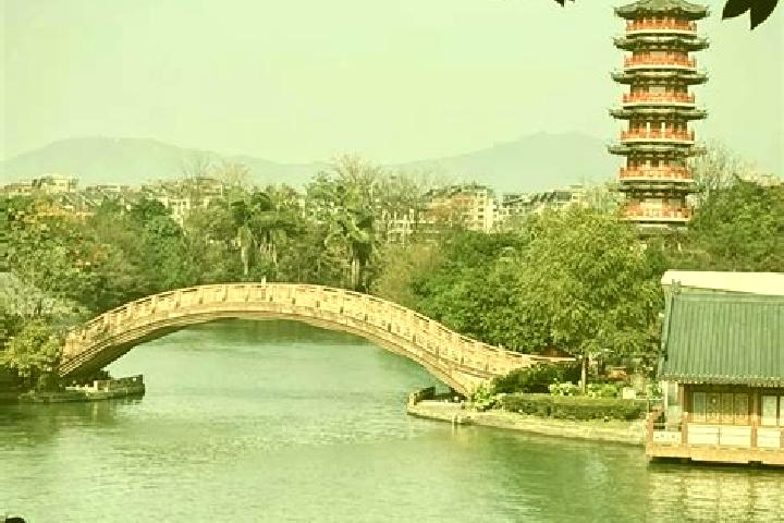 Violet, 35 — Escort in Mulong, China