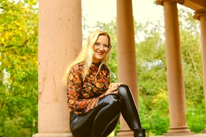 Violet, 35 — Escort in Werbach, Germany