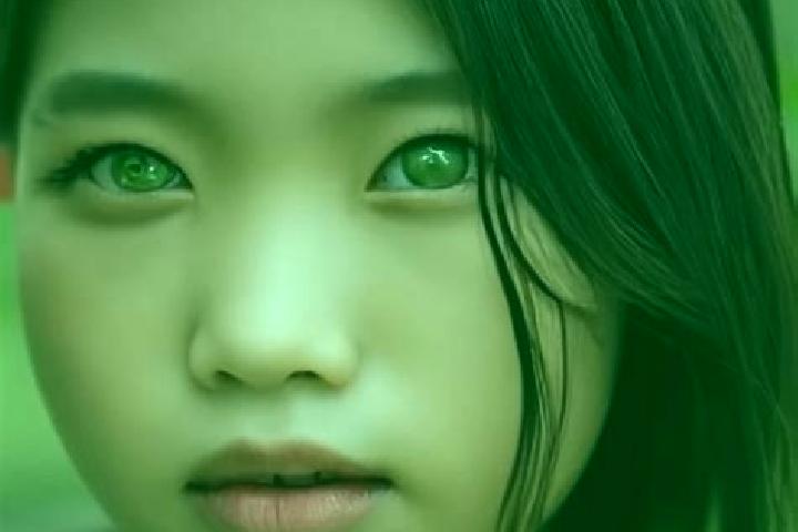 Violet, 36, a red green-eyed asian companion based in Krajan Jember Lor. Offering Couples, Tantra. Available for incall and outcall, day and evening dates.