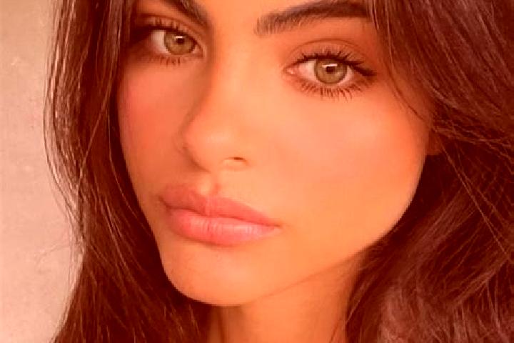 Violet, 36, a red grey-eyed indian companion based in Seba. Offering Couples, BDSM, Dinner Date, Massage, Roleplay. Available for incall and outcall, day and...