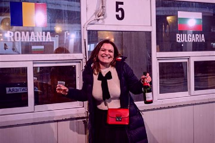 Violet, 36 — Escort in Buchila, Romania