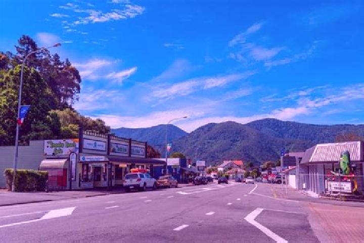 Violet, 36 — Escort in Western Heights, New Zealand