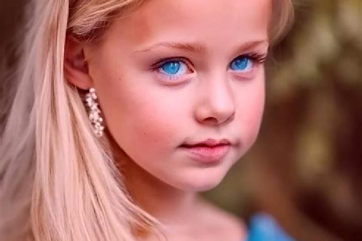 Violet, 37, a blonde blue-eyed indian companion based in Bois-d Haine. Offering A-Level, Tantra, Massage. Available for incall and outcall, overnight booking...