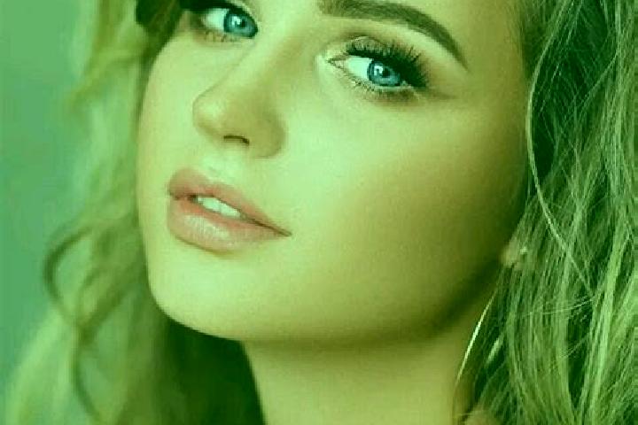 Violet, 37, a dark blonde blue-eyed asian companion based in Castelliri. Offering OWO, CIM, Striptease, Dinner Date. Available for incall and outcall, overni...