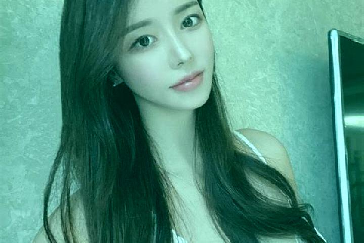 Violet, 37 — Escort in Daman, China