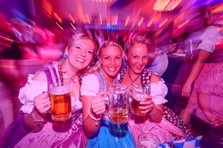 Violet, 37 — Escort in Spadenland, Germany