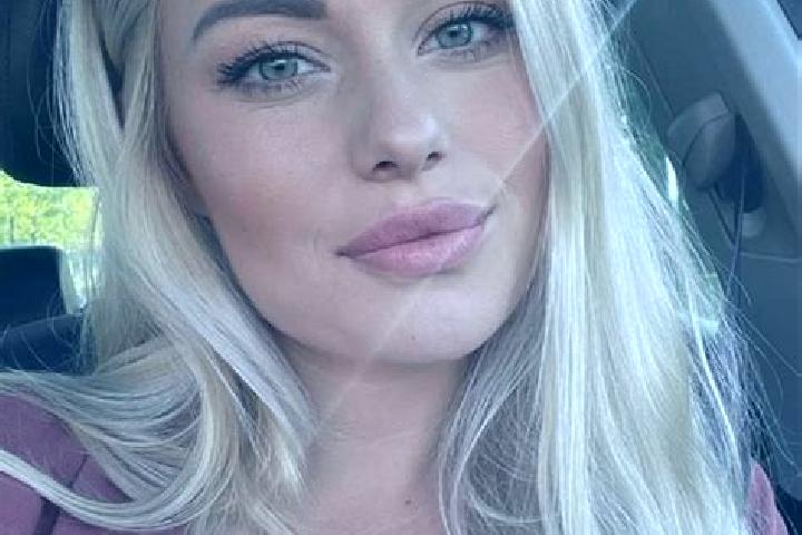 Violet, 38, a blonde hazel-eyed slavic companion based in Juszkowo. Offering Striptease, Roleplay, Prostate Massage, Travel Companion. Available for incall a...