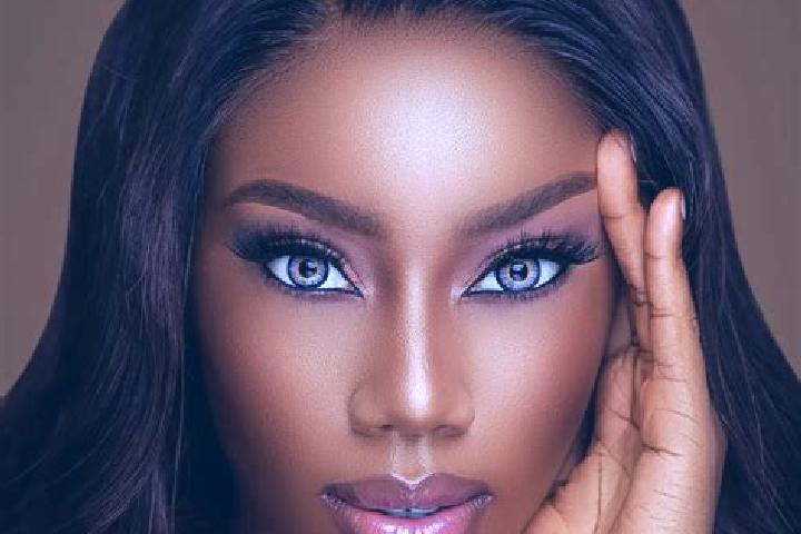 Violet, 38, a chestnut blue-eyed ebony companion based in Slupia Kapitulna. Offering Tantra, BDSM. Available for incall and outcall, day and evening dates.