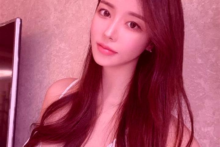 Violet, 38 — Escort in Cheban, China