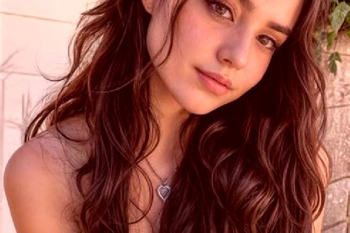 Violet, 39, a brunette amber-eyed slavic companion based in Kirchgandern. Offering A-Level, Erotic Massage, Party Girl. Available for incall and outcall, day...