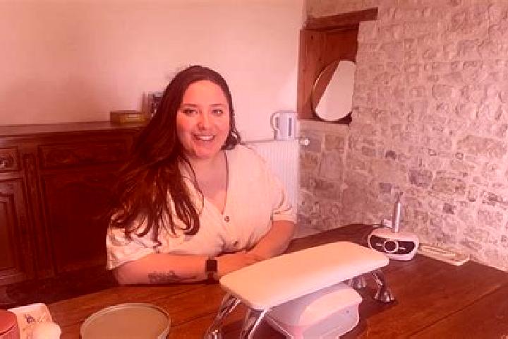Violet, 39 — Escort in Juaye-Mondaye, France