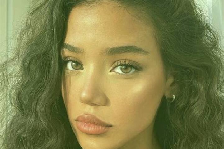 Willow, 20, a black brown-eyed mediterranean companion based in Ulmet. Offering Fetish, A-Level, CIM. Available for incall and outcall, day and evening dates.