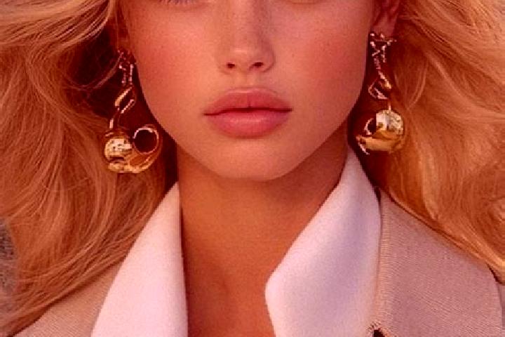 Willow, 20, a blonde dark-eyed middle eastern companion based in Alserio. Offering Striptease, Duos. Available for incall and outcall, day and evening dates.