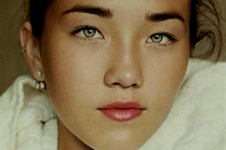 Willow, 20, a chestnut blue-eyed asian companion based in Hoerselgau. Offering Erotic Massage, Party Girl, Tantra, Couples. Available for incall and outcall,...