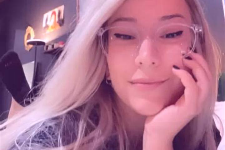 Willow, 22, a auburn grey-eyed indian companion based in Villa Lagarina. Offering Girlfriend Experience, Dinner Date, Tantra. Available for incall and outcal...