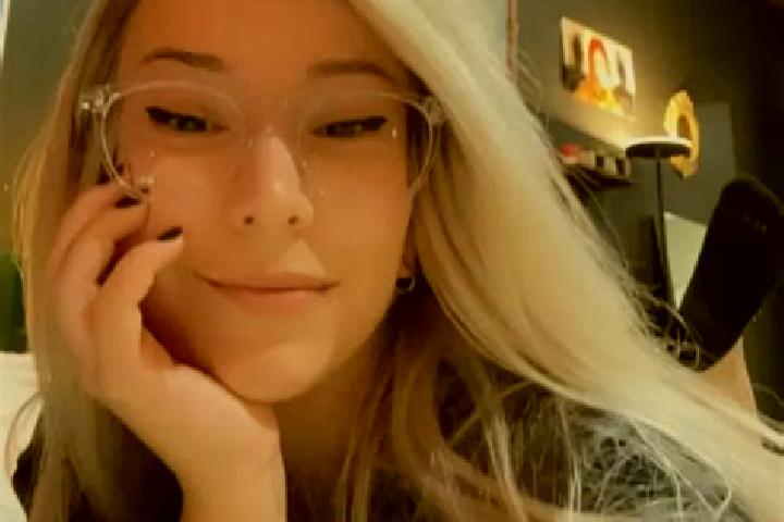 Willow, 22, a auburn grey-eyed mixed companion based in Nieuw- en Sint Joosland. Offering GFE, Fetish, Domination. Available for incall and outcall, overnigh...