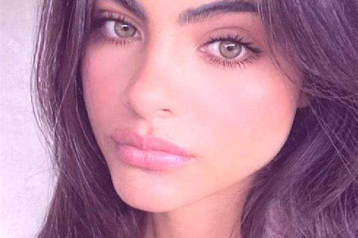 Willow, 22, a brunette green-eyed indian companion based in Lloseta. Offering Couples, Deep French Kissing, A-Level, Prostate Massage. Available for incall a...